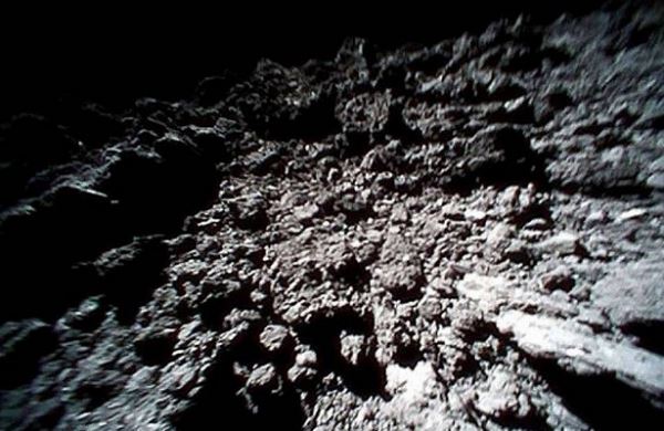 <br />
Причиной образования астероида Рюгу назвали «космическое ДТП»<br />
